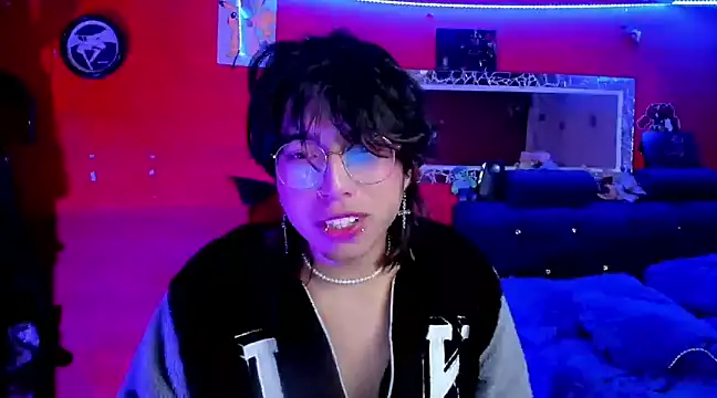 Snapshot of AnggelONfiree chatting on December 2024 04:06:01 AM AnggelONfiree online show from December 2024 04:06:01 AM