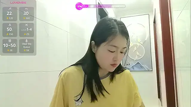 luoxuwen online show from April 2026 12:45:01 AM