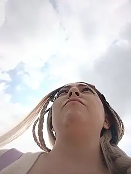 madelaine- online show from October 2025 07:46:02 PM