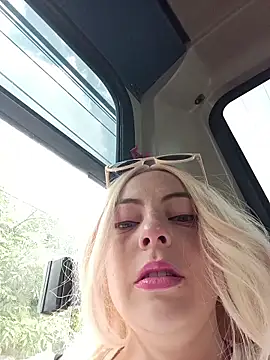 madelaine- online show from April 2026 01:59:02 PM