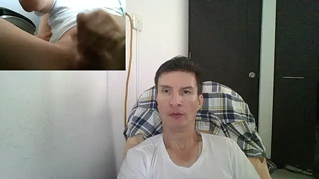 Snapshot of fieryloves chatting on January 2025 02:22:01 PM fieryloves online show from January 2025 02:22:01 PM
