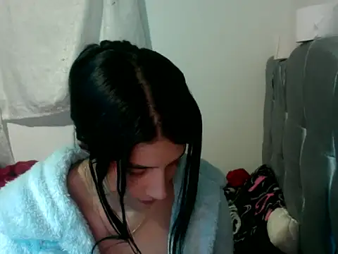 Snapshot of BulmaStar chatting on April 2026 12:12:01 AM BulmaStar online show from April 2026 12:12:01 AM