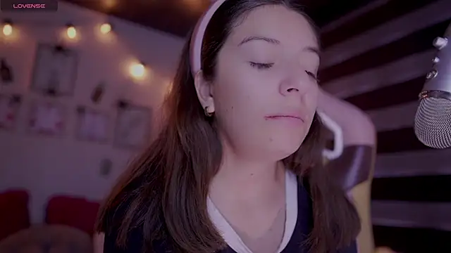 milly kenner online show from October 2025 02:56:02 PM