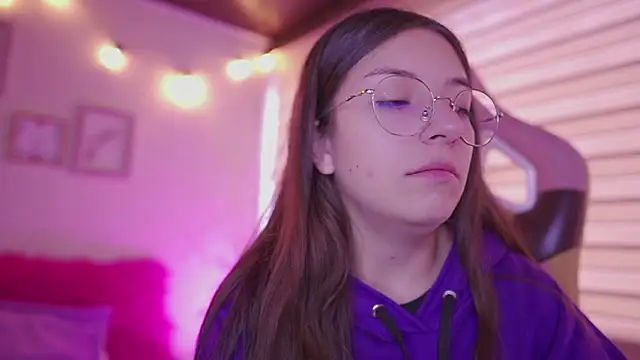 milly kenner online show from March 2026 08:01:01 PM