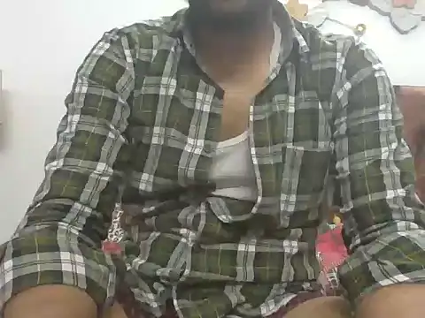 Snapshot of Desiboy_525 chatting on March 2025 05:31:02 PM Desiboy 525 online show from March 2025 05:31:02 PM