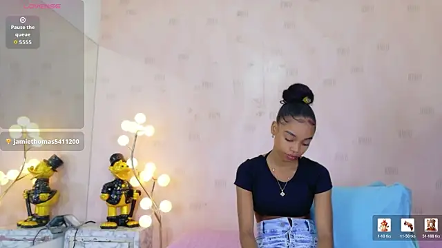 Snapshot of littleebonymommy chatting on June 2026 07:51:02 PM littleebonymommy online show from June 2026 07:51:02 PM
