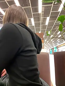 bigbabykiki online show from February 2025 01:24:01 PM