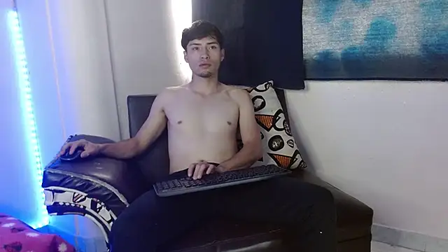 Snapshot of nolanjay_ chatting on January 2025 03:39:02 PM nolanjay online show from January 2025 03:39:02 PM
