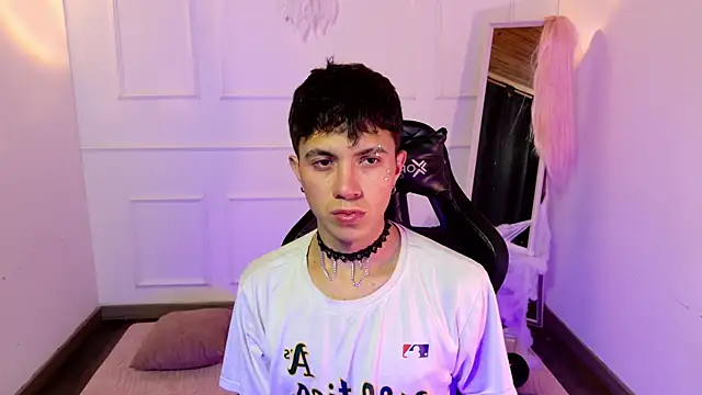 Justyn Ross online show from October 2025 02:45:01 AM