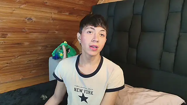 Justyn Ross online show from October 2025 05:51:01 AM