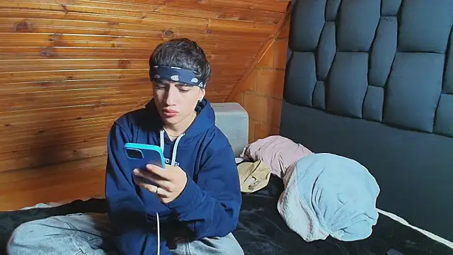 Justyn Ross online show from November 2025 01:50:02 AM