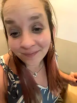 Popinasq online show from November 2025 11:36:02 PM