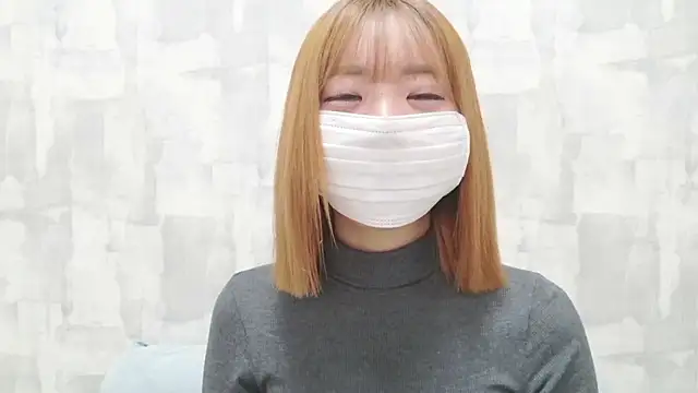 Snapshot of LOVE_MOMO_LOVE chatting on February 2026 11:26:01 AM LOVE MOMO LOVE online show from February 2026 11:26:01 AM