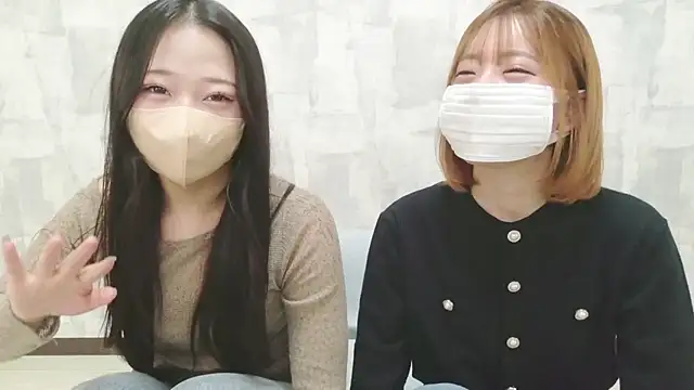 LOVE MOMO LOVE online show from May 2026 12:00:02 PM
