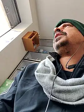 Raj1043 online show from January 2026 05:53:02 AM