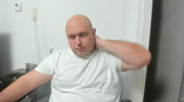 Snapshot of BigromeoXX chatting on December 2024 03:09:02 PM BigromeoXX online show from December 2024 03:09:02 PM