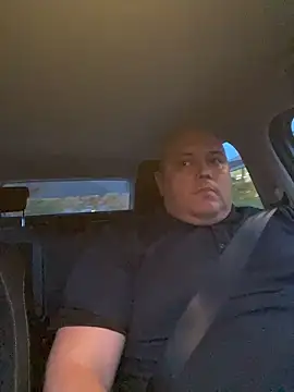 Snapshot of BigromeoXX chatting on November 2025 04:07:01 PM BigromeoXX online show from November 2025 04:07:01 PM