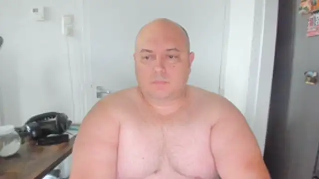 Snapshot of BigromeoXX chatting on November 2025 01:54:02 PM BigromeoXX online show from November 2025 01:54:02 PM