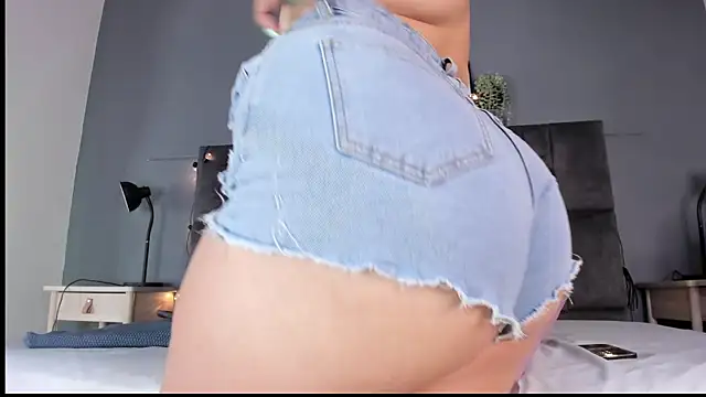 DulceAurora   online show from March 2026 01:32:01 AM