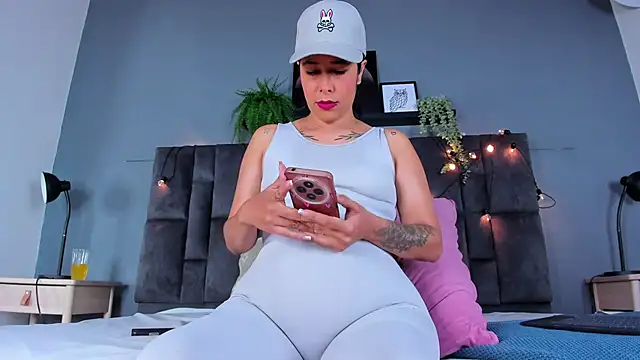 DulceAurora   online show from April 2026 02:51:01 AM