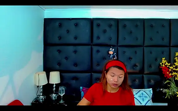 Isalombardi online show from May 2026 02:51:02 AM
