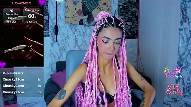 Queen Cuarxxo online show from April 2026 02:51:02 AM