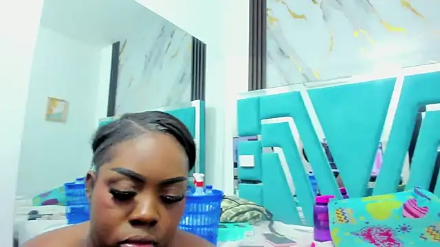 mia alvares online show from January 2025 05:30:01 PM