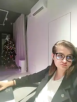 InaraReynolds online show from December 2024 03:04:01 AM