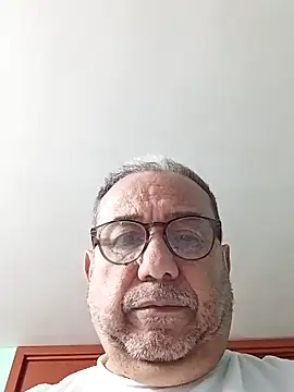 Snapshot of MATTHEW_MRANDA chatting on May 2026 06:35:02 PM MATTHEW MRANDA online show from May 2026 06:35:02 PM