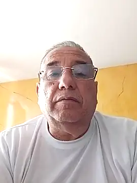 Snapshot of MATTHEW_MRANDA chatting on May 2026 04:11:02 PM MATTHEW MRANDA online show from May 2026 04:11:02 PM