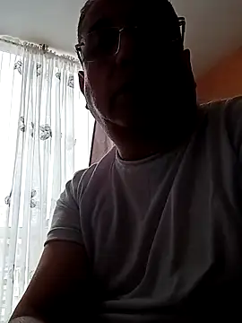 Snapshot of MATTHEW_MRANDA chatting on June 2026 06:34:01 PM MATTHEW MRANDA online show from June 2026 06:34:01 PM