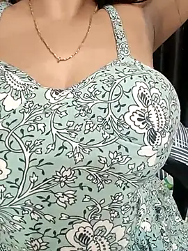Snapshot of kaamuk_shweta chatting on February 2025 10:37:02 AM kaamuk shweta online show from February 2025 10:37:02 AM