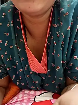 Snapshot of kaamuk_shweta chatting on March 2025 06:18:01 PM kaamuk shweta online show from March 2025 06:18:01 PM