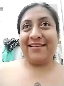 EmpaticBolillo online show from April 2026 12:10:01 AM