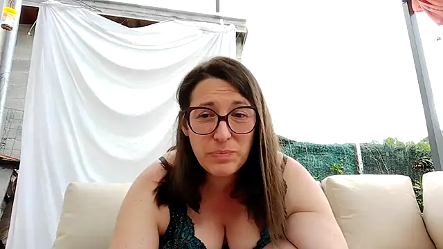 bella-louva online show from June 2026 06:37:02 AM