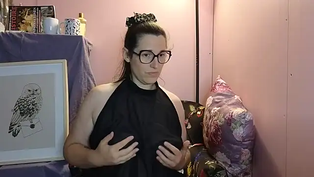 bella-louva online show from June 2026 06:41:01 PM