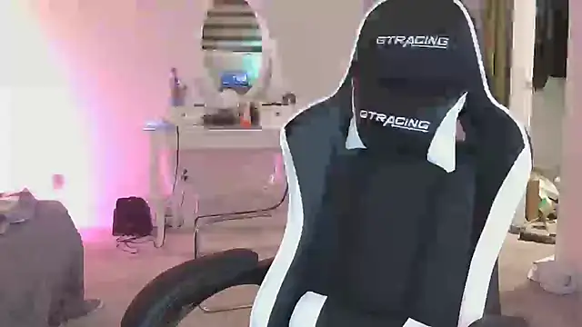 Snapshot of mollygordan chatting on October 2025 03:06:02 AM mollygordan online show from October 2025 03:06:02 AM