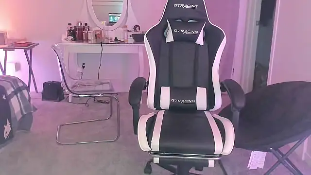 Snapshot of mollygordan chatting on October 2025 03:17:02 AM mollygordan online show from October 2025 03:17:02 AM