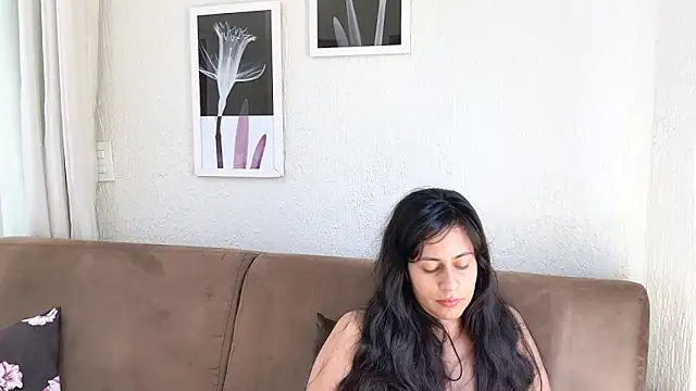 Snapshot of Blue_butterfly chatting on March 2025 05:13:01 PM Blue butterfly online show from March 2025 05:13:01 PM