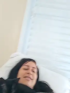 Snapshot of Blue_butterfly chatting on November 2025 06:52:01 PM Blue butterfly online show from November 2025 06:52:01 PM