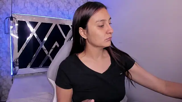  alaia collway  online show from January 2025 12:07:02 PM