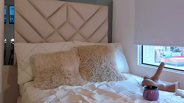 alexa tobar online show from October 2025 09:15:01 PM