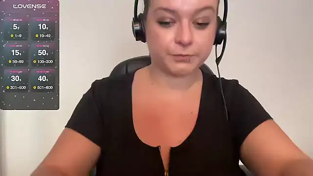 NaughtyWifeUK online show from October 2025 02:18:02 PM