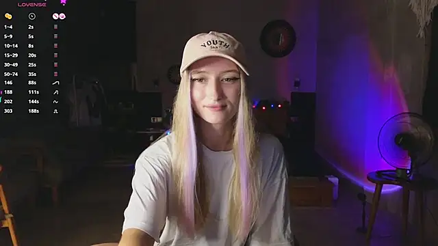 Snapshot of adele_lyv chatting on January 2025 02:47:02 PM adele lyv online show from January 2025 02:47:02 PM