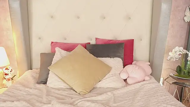 ViolettMoon1 online show from March 2025 10:35:02 AM