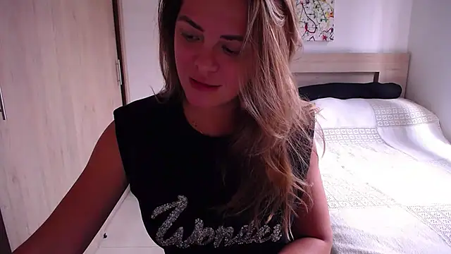 ParisW online show from February 2025 05:51:02 PM