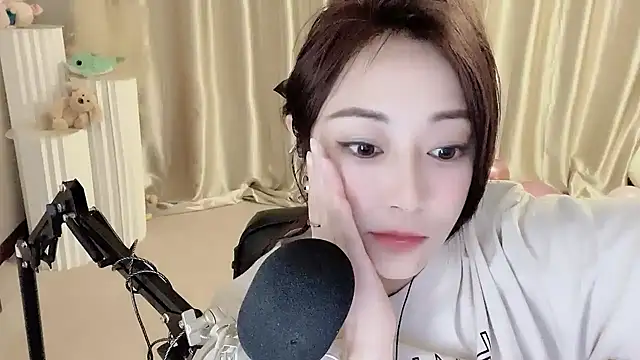 Daisy-77 online show from January 2025 08:48:01 PM