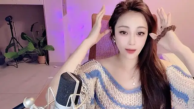 Daisy-77 online show from February 2026 05:53:02 PM