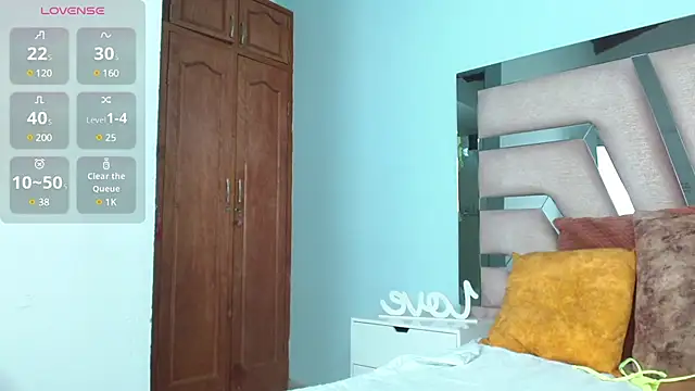 cintia hills online show from March 2025 07:20:01 AM