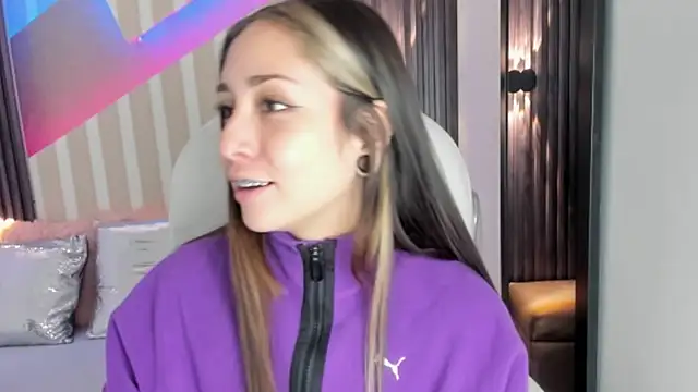 emily layton online show from October 2025 02:40:02 PM